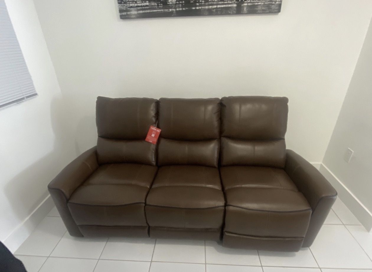 BROWN LEATHER RECLINER Sofa 🤎