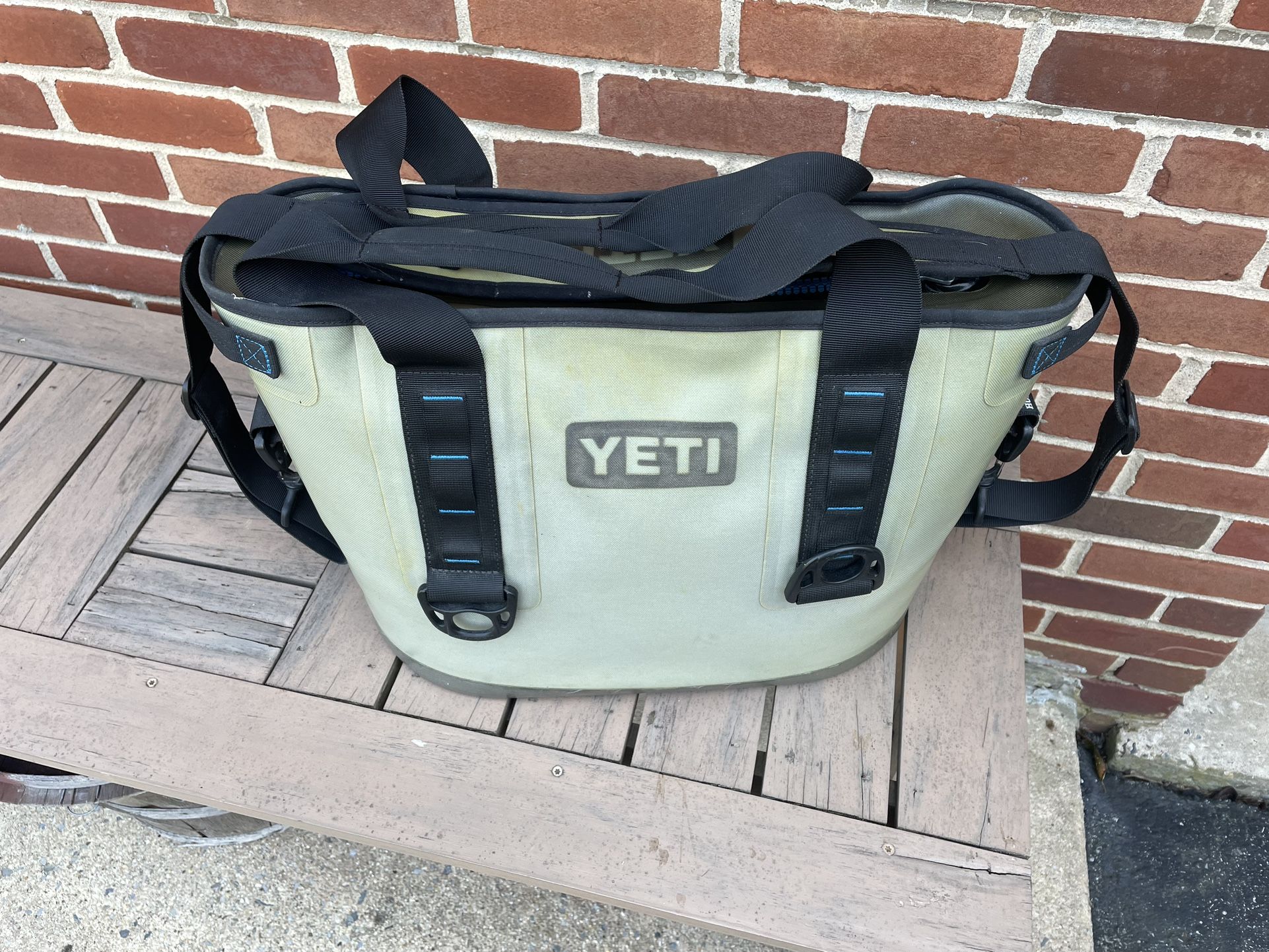 Yeti Hopper 20