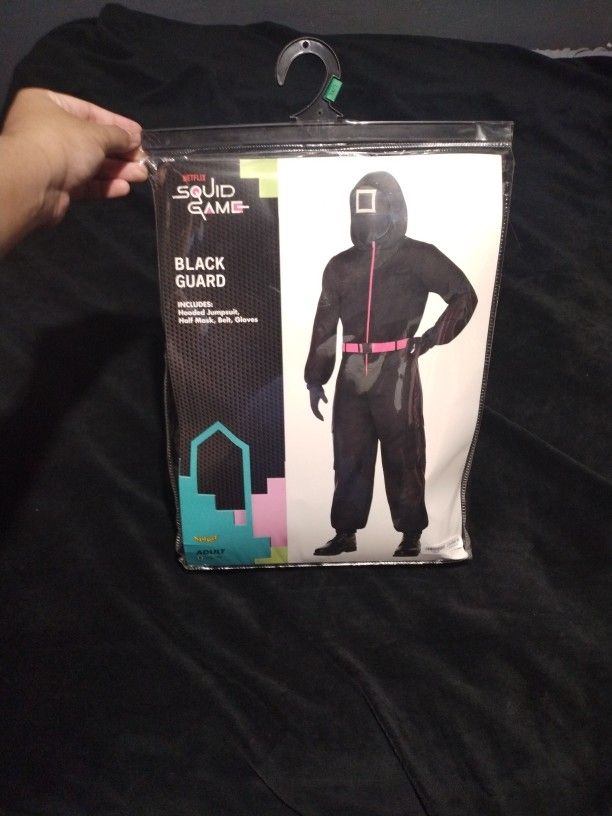 Spirit Halloween Black Guard Costume
