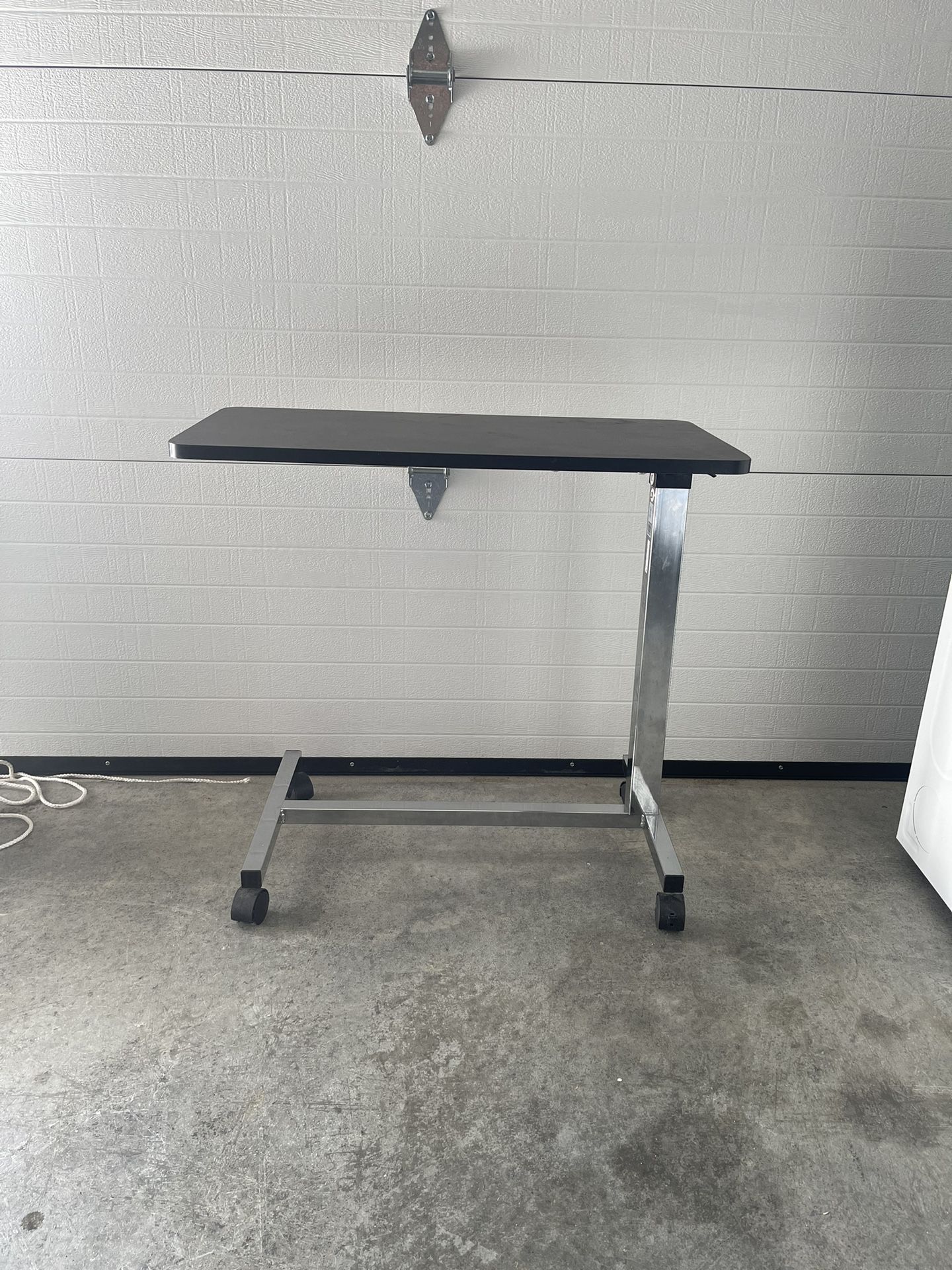 Adjustable Height Side Table 