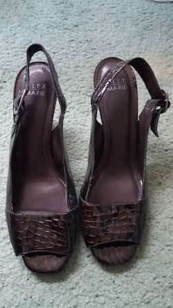 Brown black low heel patent shoes ladies size 10