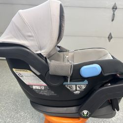 Uppa Baby Vista 2017 Stroller, Bassinet, And Car Seat +Piggy Back Board