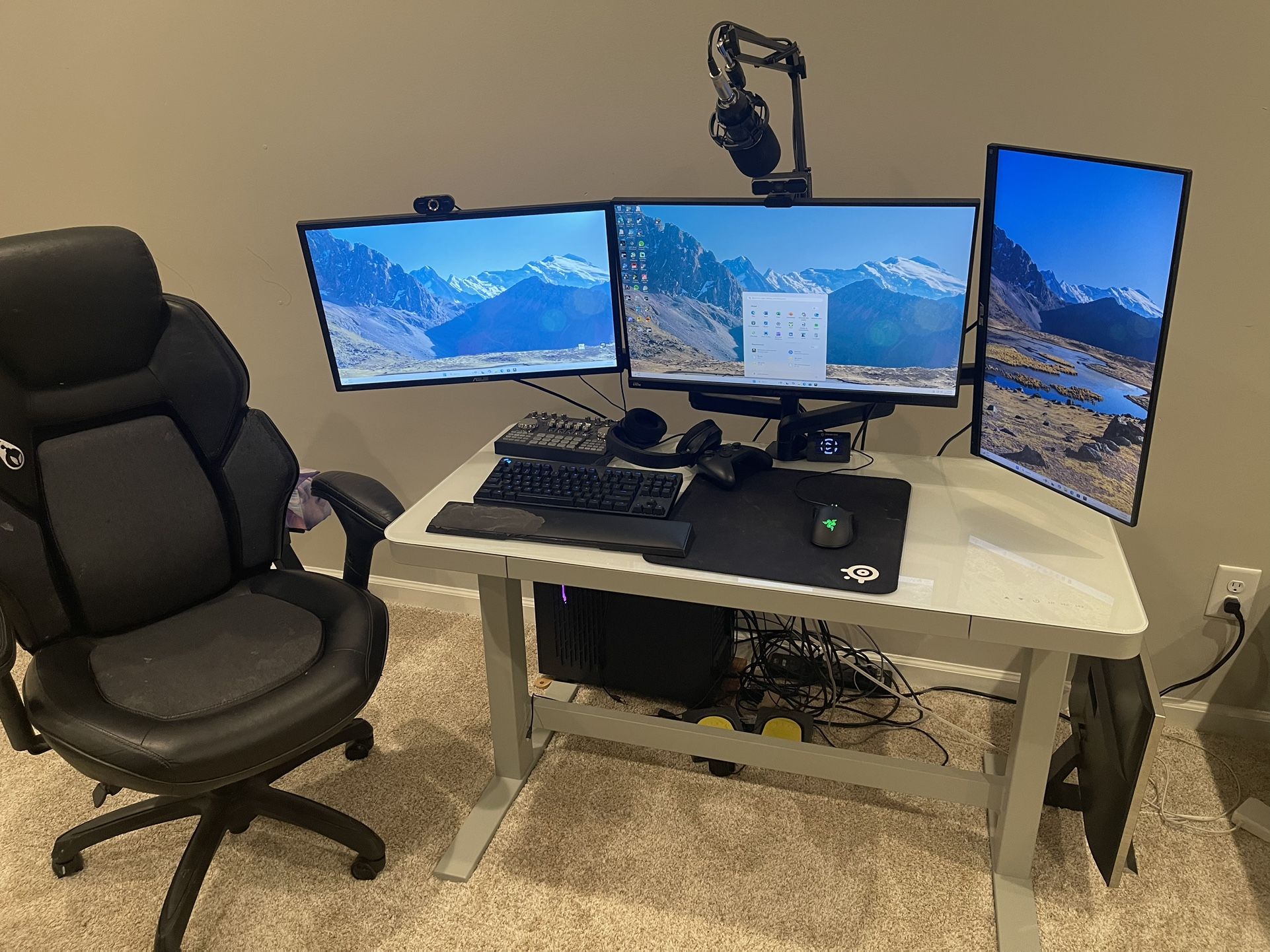 High End Complete Gaming/Streaming Setup