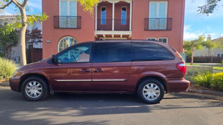 2007 Chrysler Town & Country