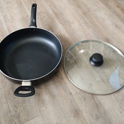 Non-stick Frying Pan with Lid For Sale (12 Inches Diameter)