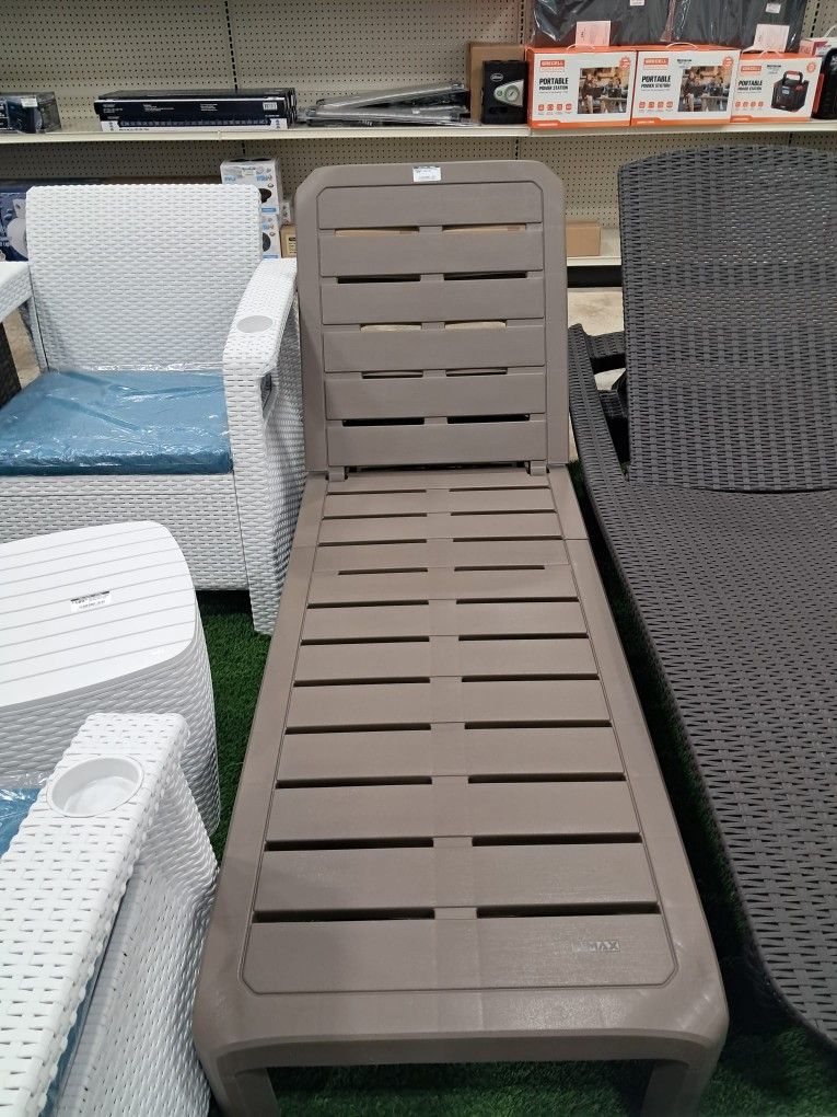 Outdoor Lounge Chair Set