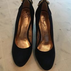 Navy high heels size 7 from anthropology