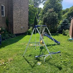 Kids Outdoor Swing Set 