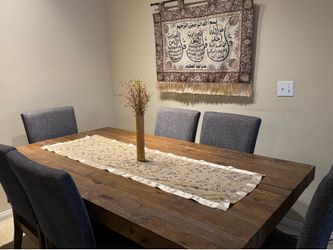 Beautiful Wooden Dining Table, seats 6