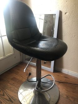 Bar stool