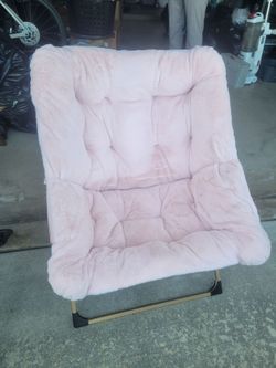 Pink Faux Fur Folding Lounge Chair