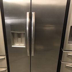 FRIGIDARE SIDE BY SIDE REFRIGERATOR 