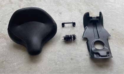Harley Davidson OEM Police Seat (with complete install kit)
