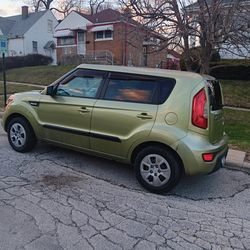 2012 Kia SOUL  Sport Wagon 4D