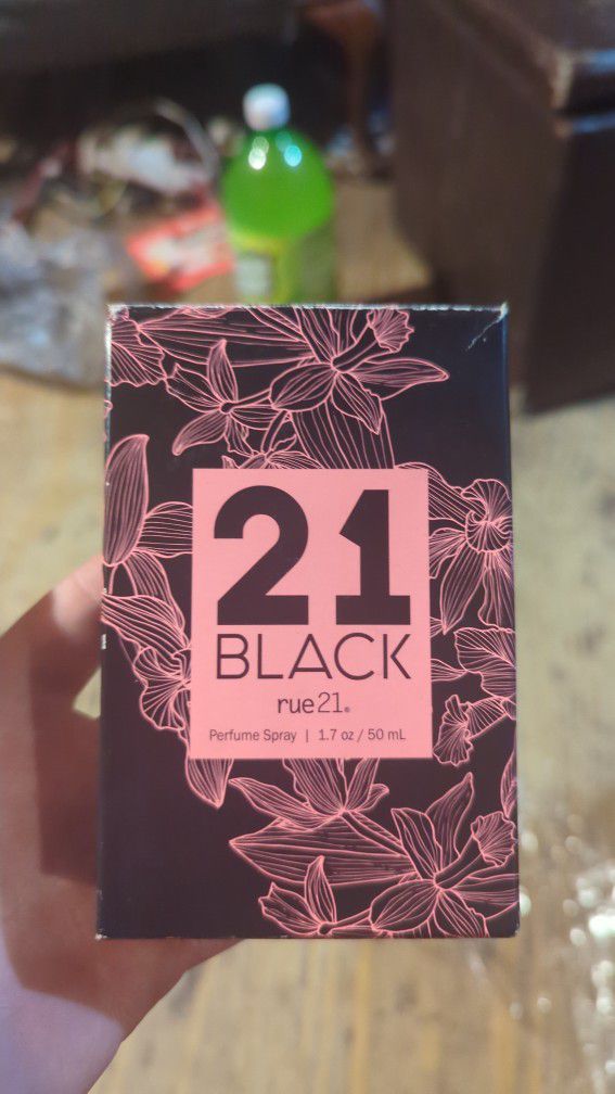 21 Black Perfume