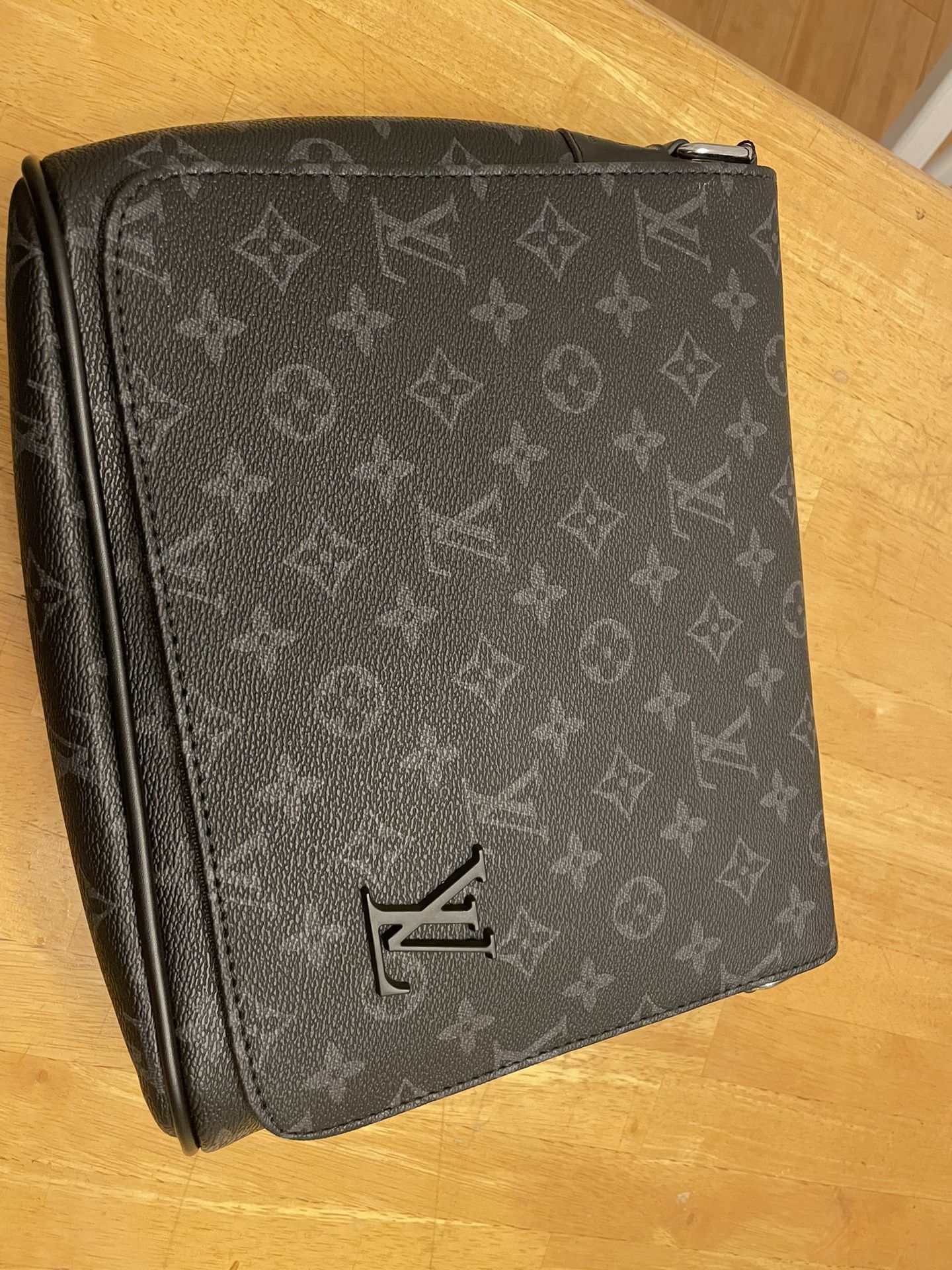 Louis Vuitton Distract Pm Bag