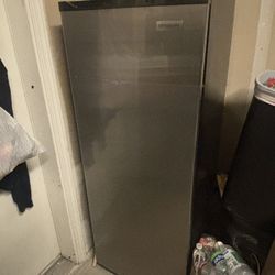 Mini Freezer. 