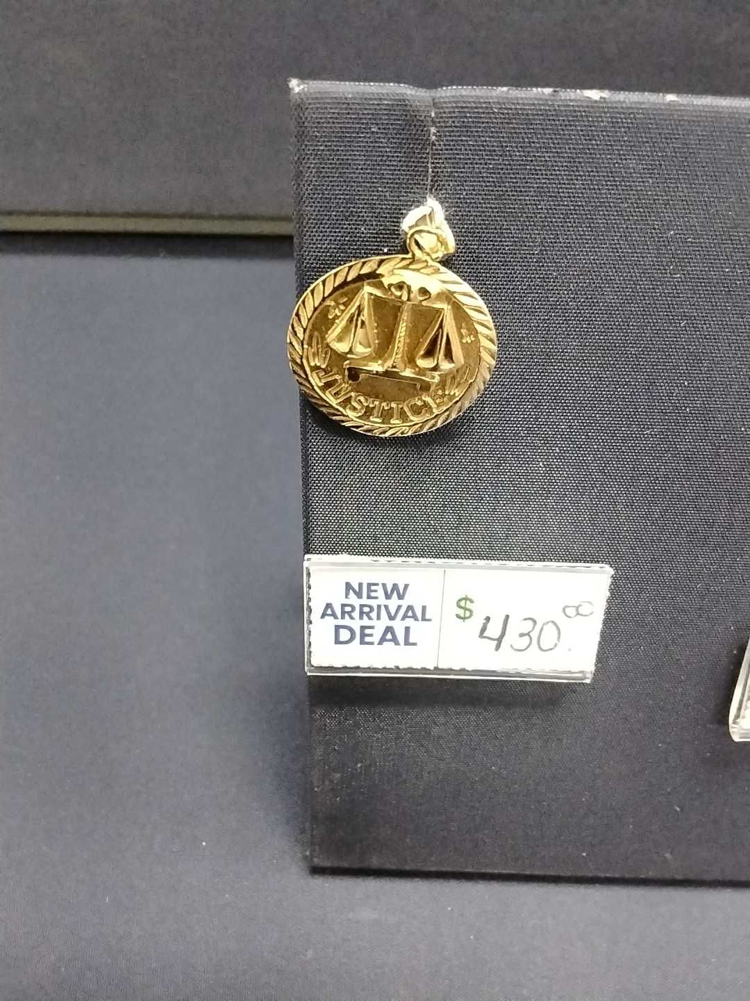 Yellow Gold 14k (.585) 3.8 grams