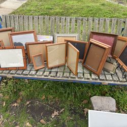 20  frame picture and some holder frames Alls for $65
