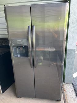Refrigerator 