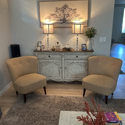 Accent Chairs