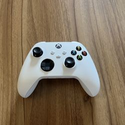 White Xbox One Wireless Controller