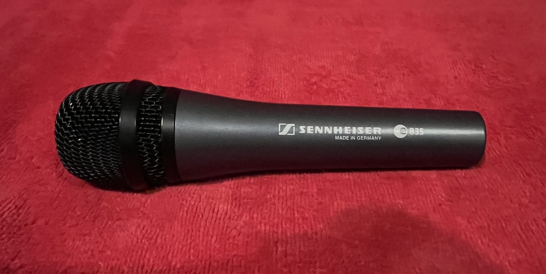 Sennheiser e 835 Cardioid Dynamic Vocal Microphone