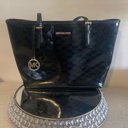 Micheal Kors Purse 