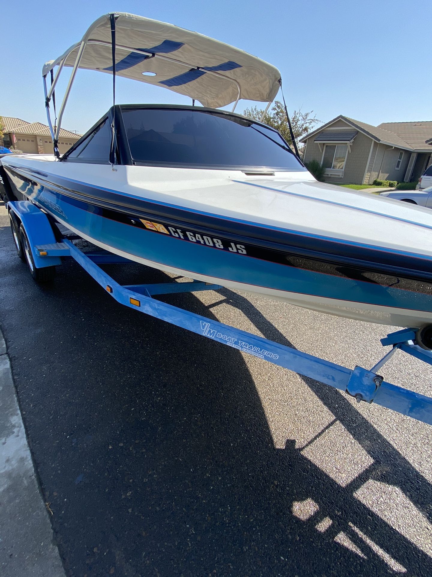 1993 Ski Sanger DX II Boat