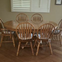 Dining Room Table W/6 Pre-owned Good Condition,  Please Read The Description. 