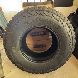BRAND NEW Kumho Roadventure AT52 Tire