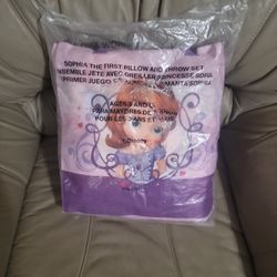 Brand New DISNEY Dophia The First Pillow And THROW SET