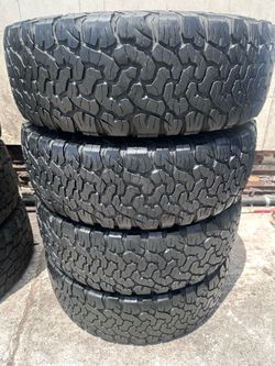 Bfgoodrich all-terrain ko2 LT275/70R17