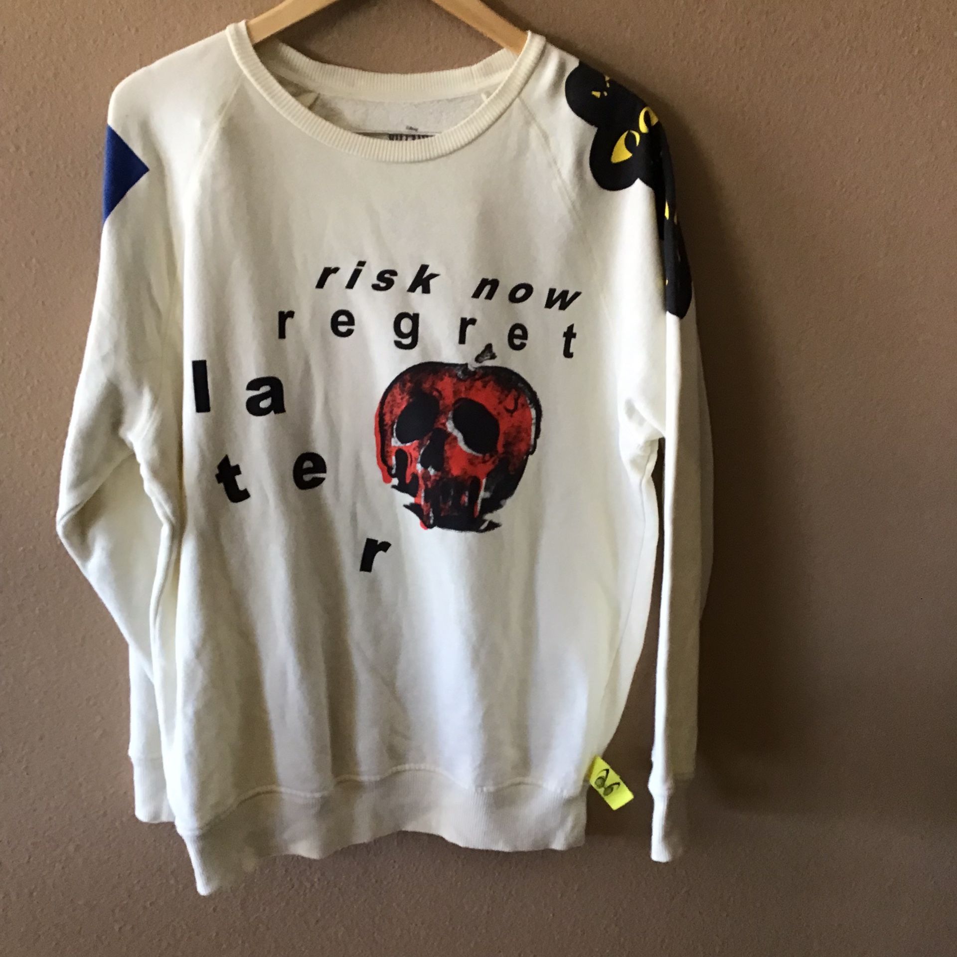Disney Villains x Heidi Klum Evil Queen Graphic Sweatshirt (L)
