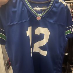 Women’s XL Seahawks Throwback Jersey 