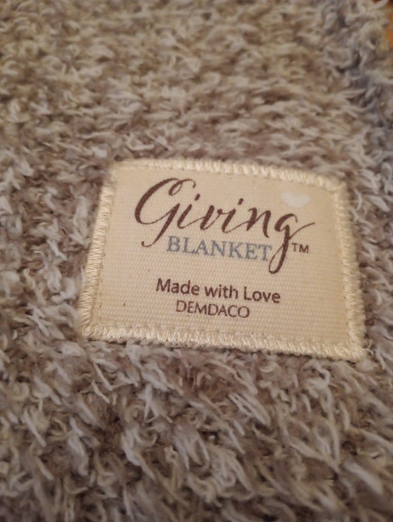 Demdaco Giving Blanket