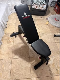 Titan fitness Adjustable Bench