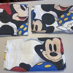 Vtg Walt Disney Mickey Minnie Mouse laying Napping Twin Sheets 2 Fitted & 1 Flat