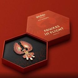 Limited Edition Harry Potter Fawkes the Phoenix In Flight Exclusive Trading Pin