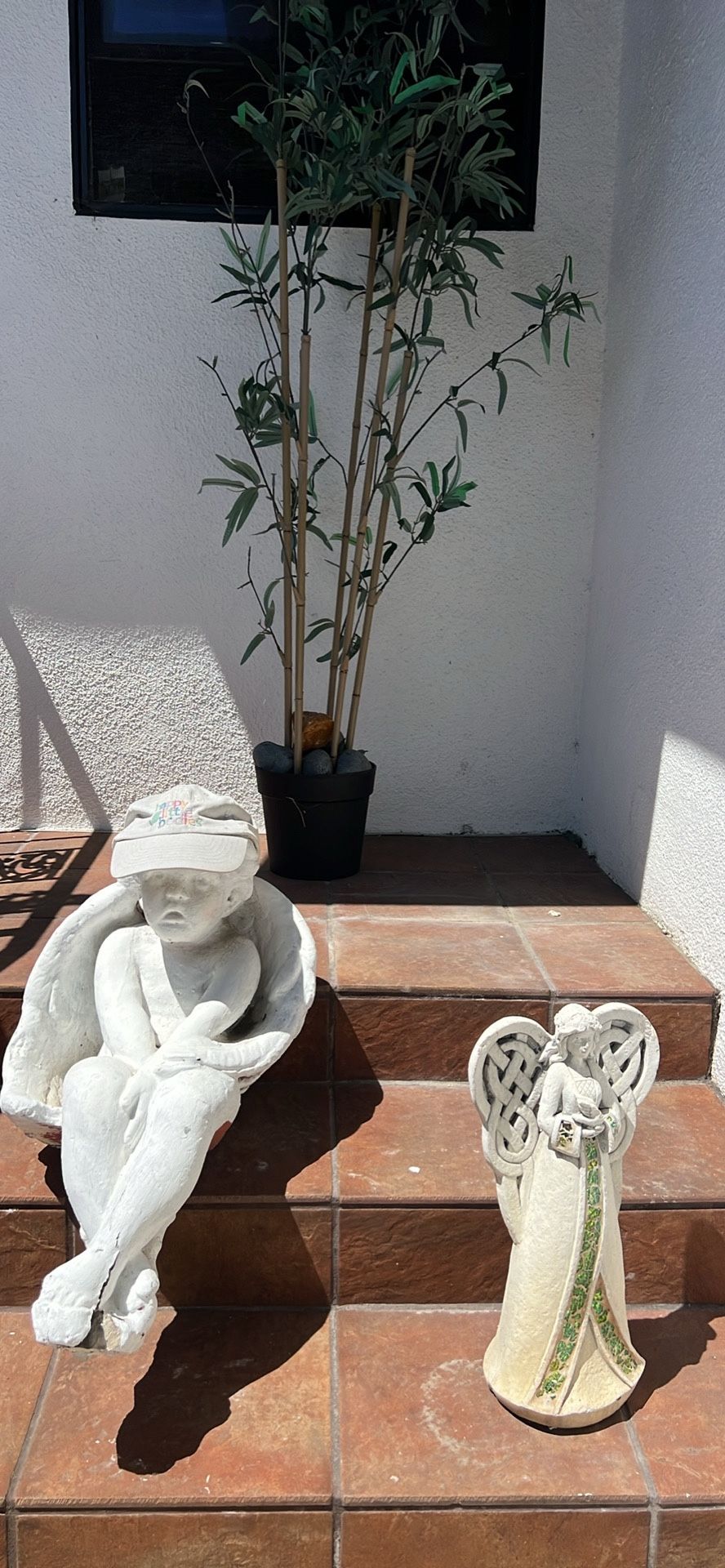 Statues 