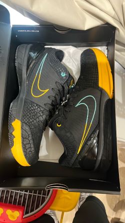 Kobe 4 size 9