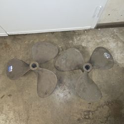Pair  25 X 24 Inboard Porps For 1 3/4 Shaft
