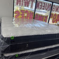 CALIFORNIA KING SIZE KLUFT AIRELOOM HOLLAND MAID LATEX MATTRESS & BOX SPRINGS BED SET