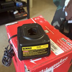 Dewalt DW 9107 Charger