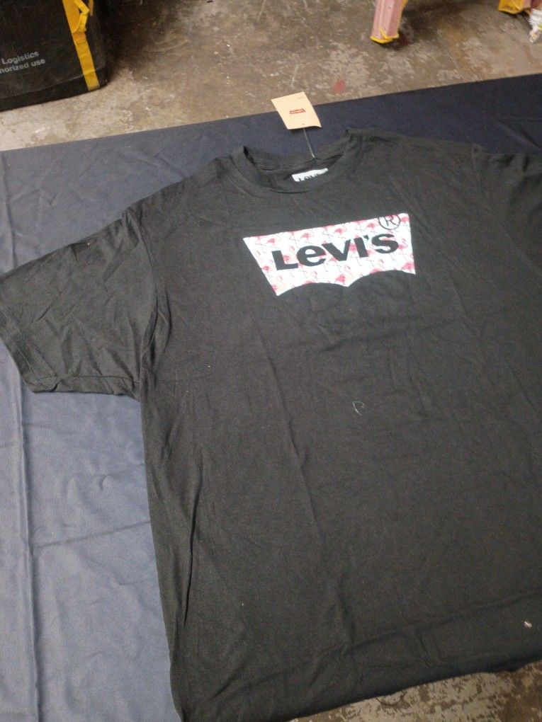 Levis (XL) T Shirt