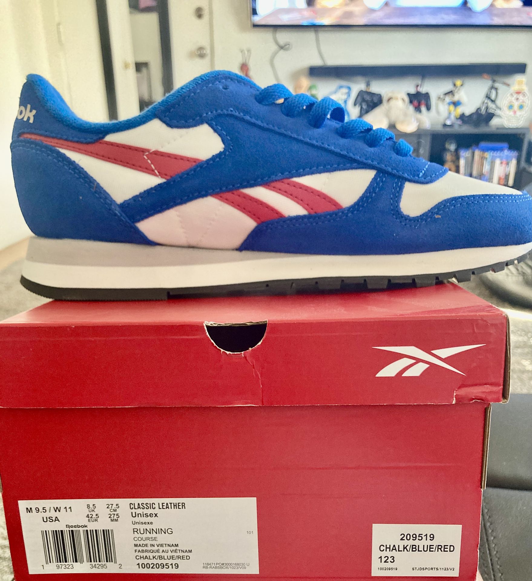 Brand New Reebok Unisex M9.5W11 $60