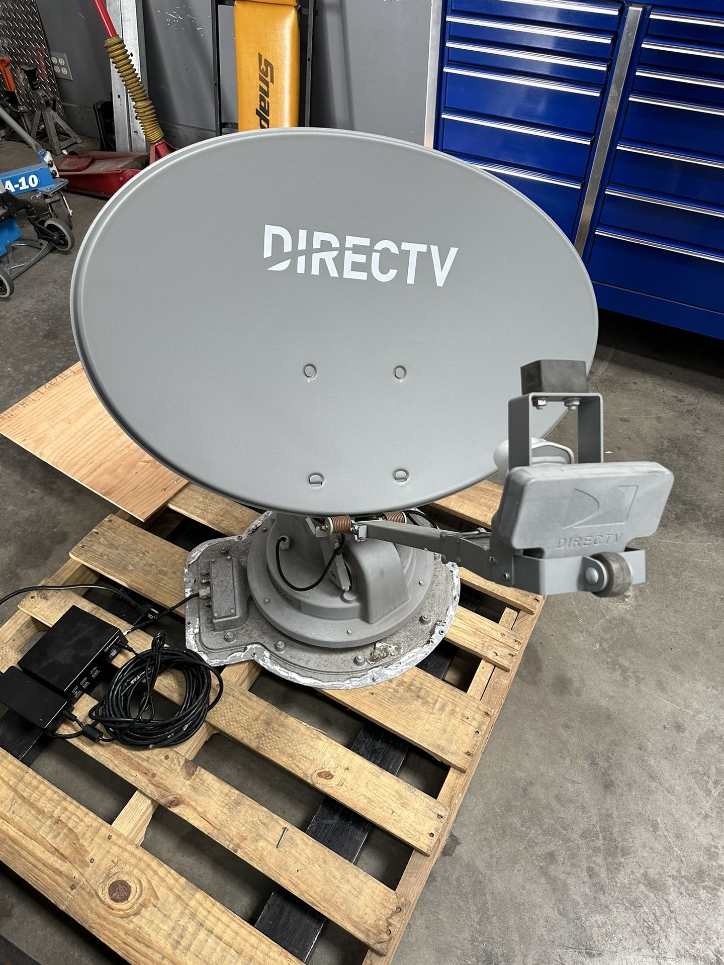 Winegard Trav’ler Directv HD automatic high definition satellite dish