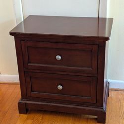 Signature Design by Ashley Danabrin Classic 2 Drawer Nightstand for Bedroom, Dark Brown

Pick up in Jeffersonville, IN 

New it retails for $184

