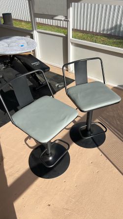 Bar stools (set of 2)