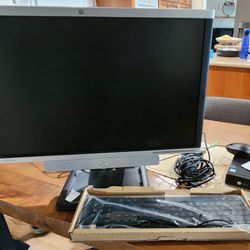 HP Computer Desktop, 24"